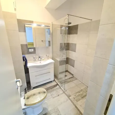 50m De Promenada Apartament *